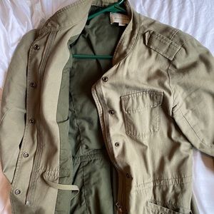HINGE Army green button up jacket